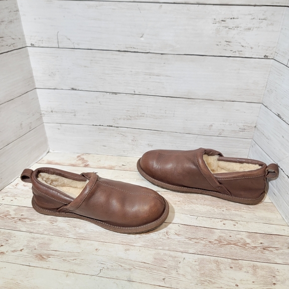 Ugg Men's Sheldon Slippers in brown leather - Picture 11 of 14